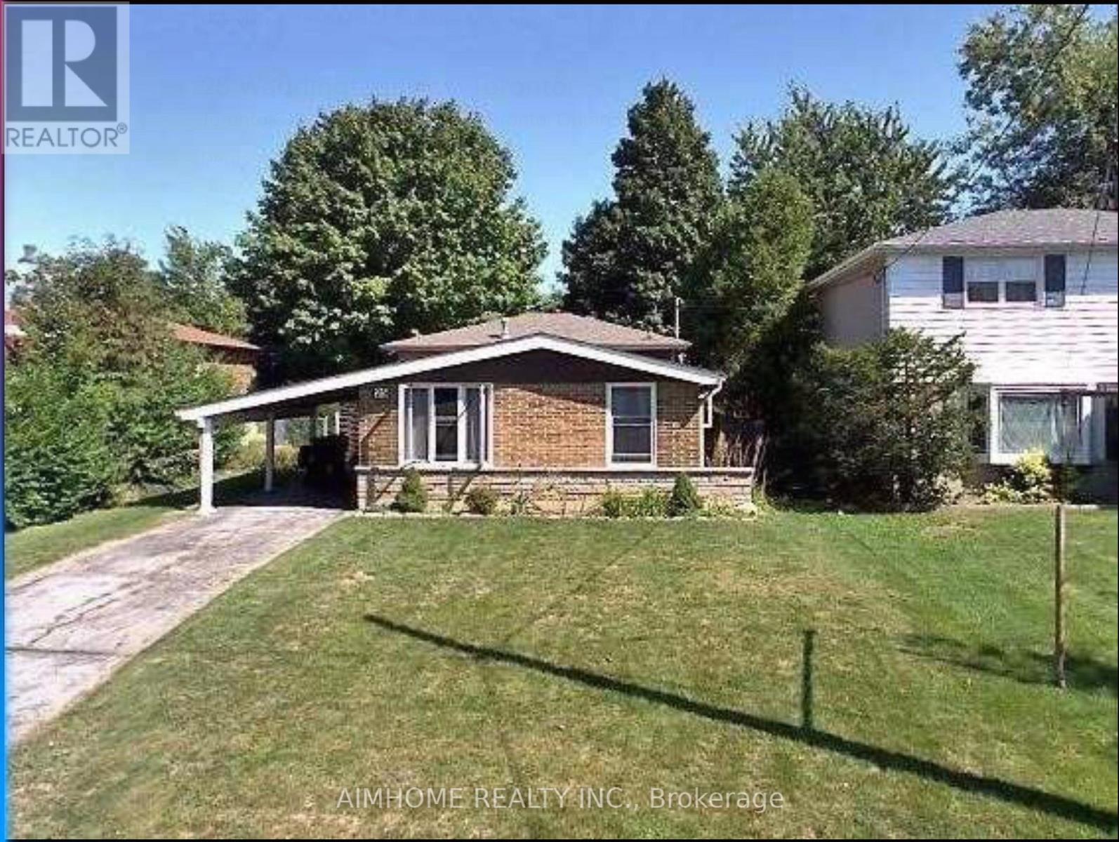 25 Waddington Cres, Toronto, ON M2J 2Z9