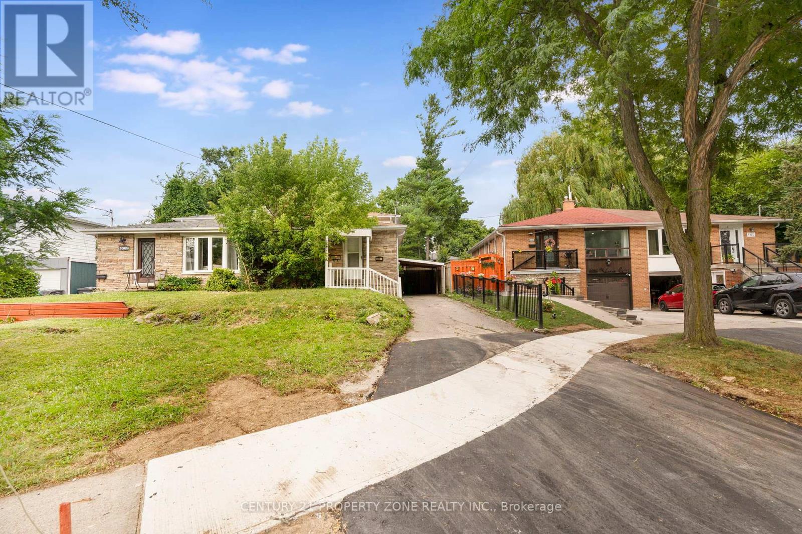 3387 Kelowna Ct, Mississauga, ON L5C 2E5
