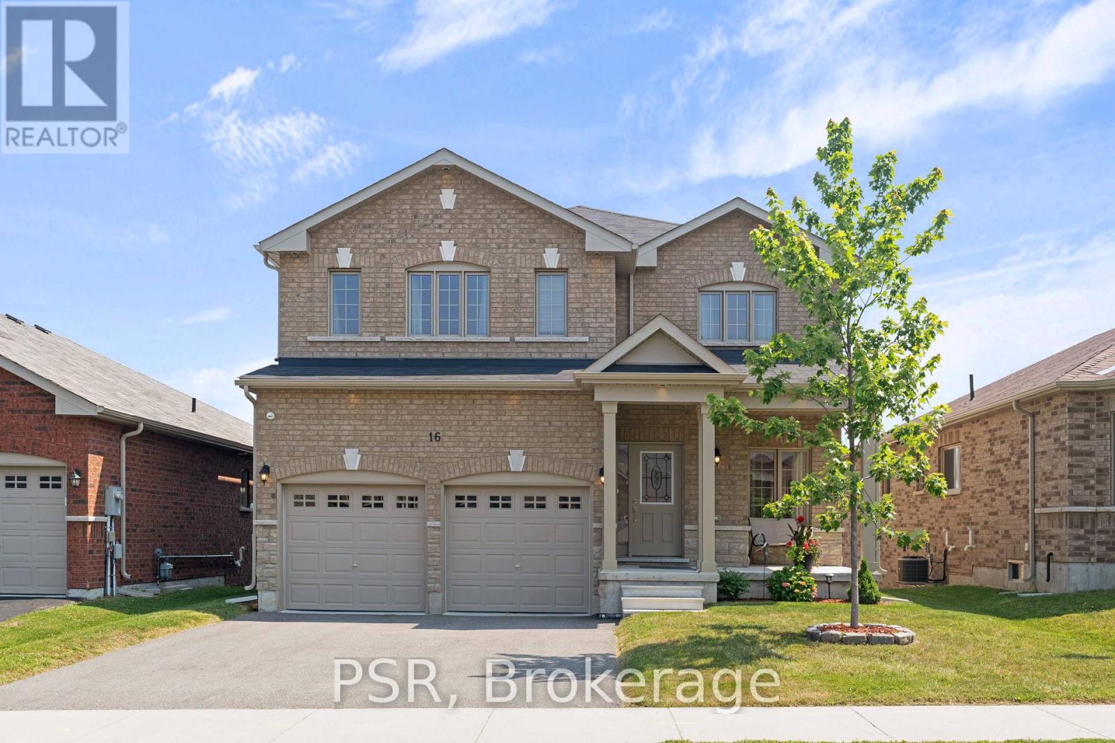 16 Hewson St, Penetanguishene, ON L9M 0V7