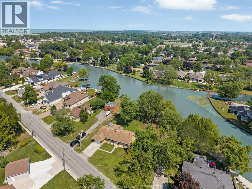 341 W Belle River Rd, Lakeshore, ON N8L 0K7
