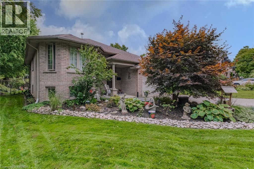 52 Amelia St, Brant, ON N3L 1Z6