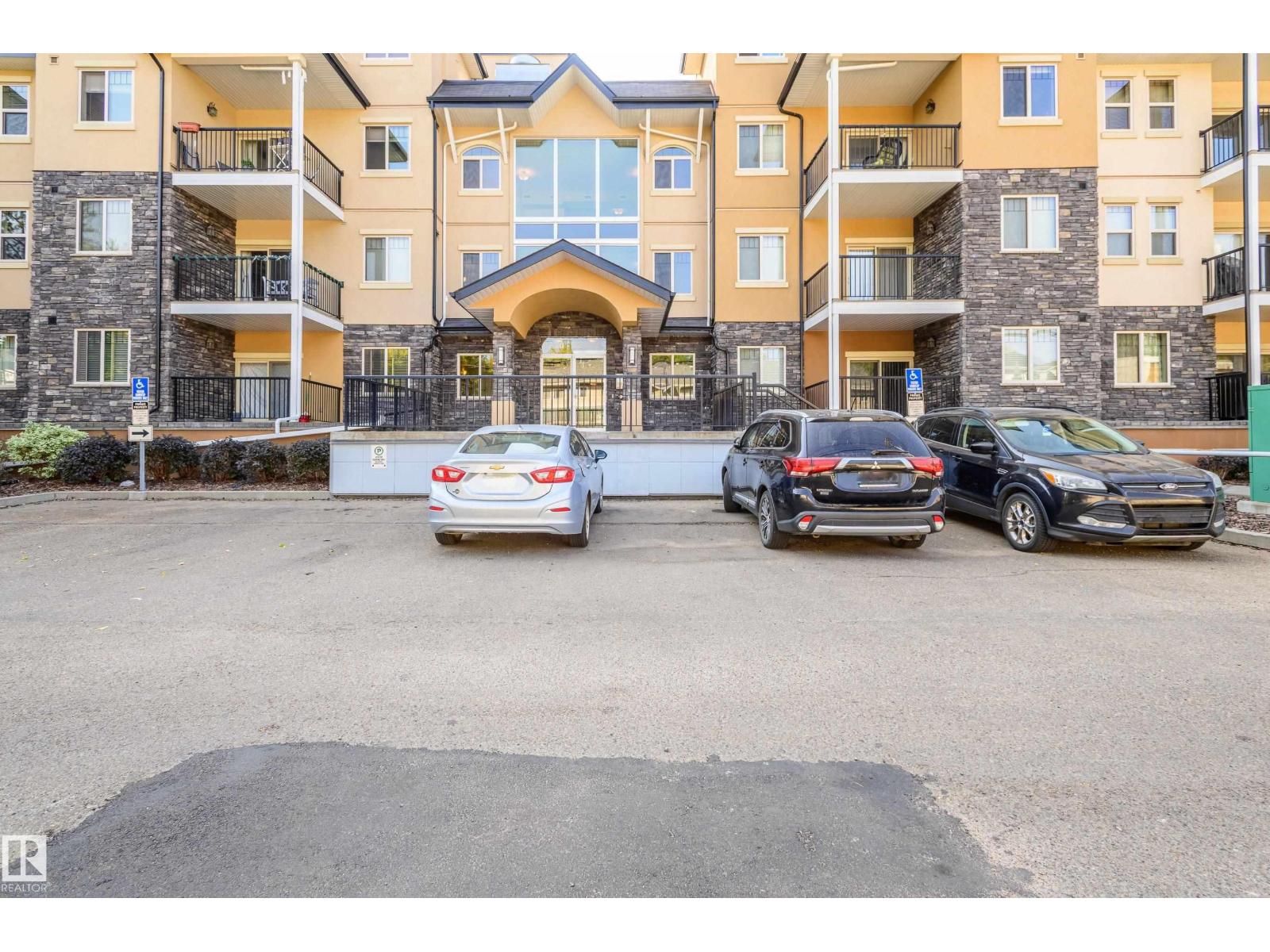 8730 82 Avenue Northwest #212, Edmonton, AB T6C 0Z1