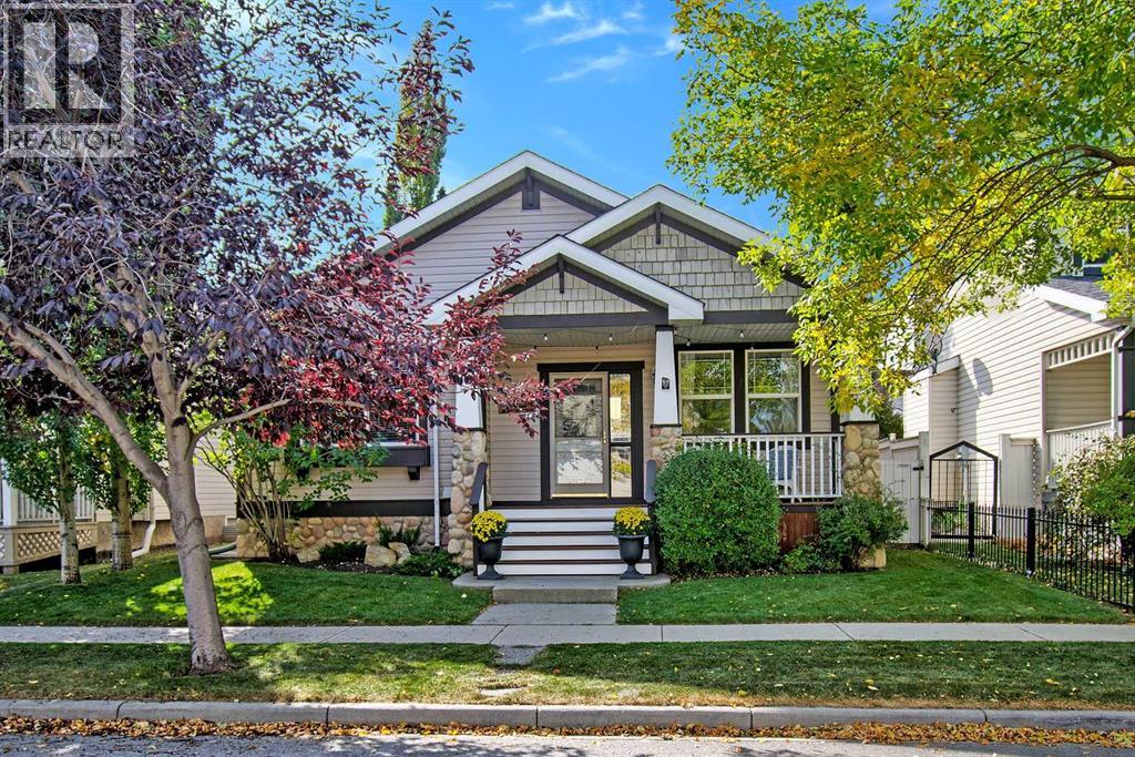69 Inverness Grn SE, Calgary, AB T2Z 2X9