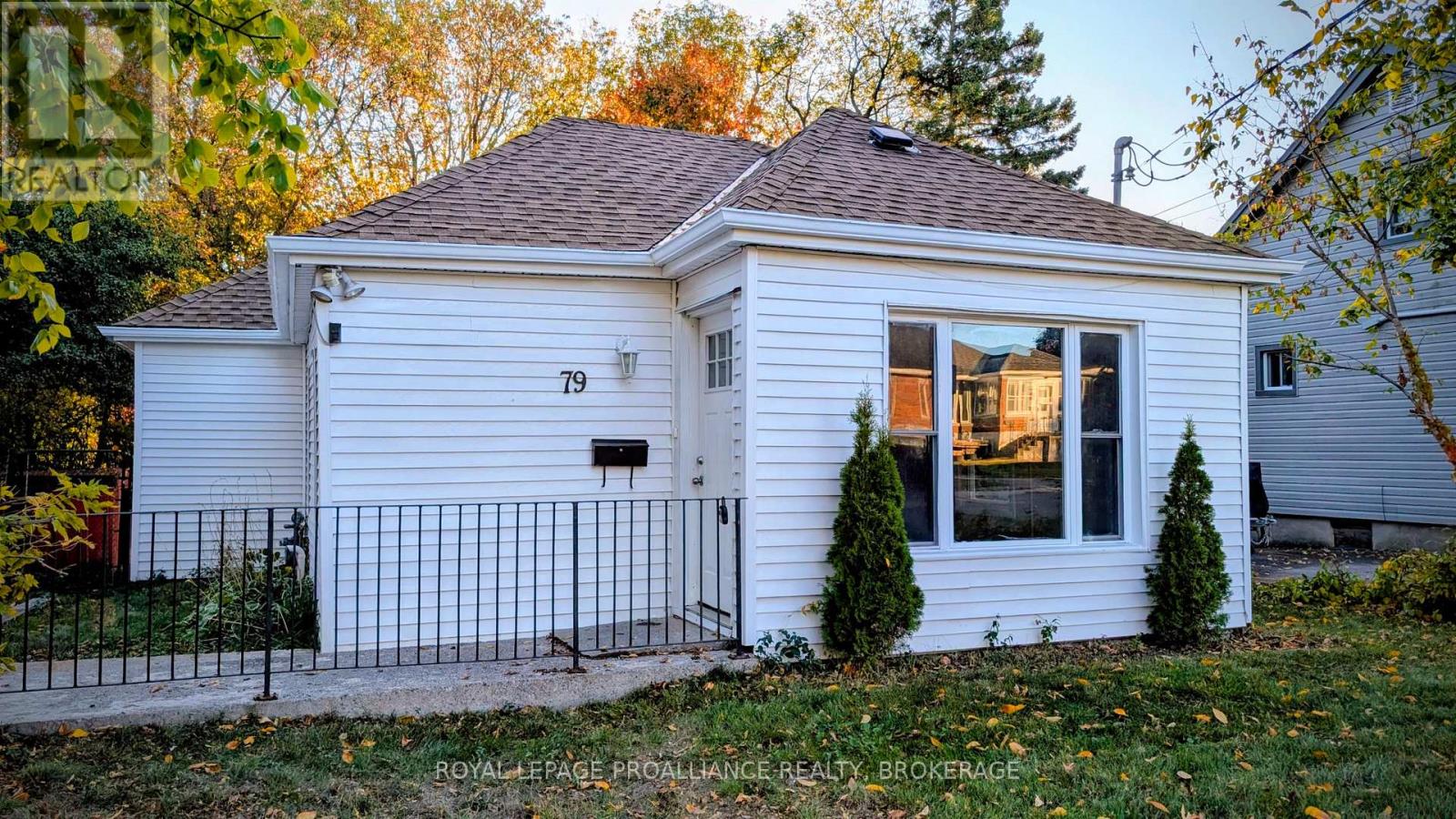 79 Mcdonald Ave, Kingston, ON K7M 1R2