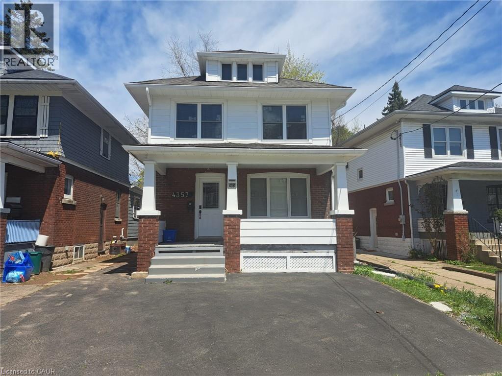 4357 Seneca St, Niagara Falls, ON L2E 1G5