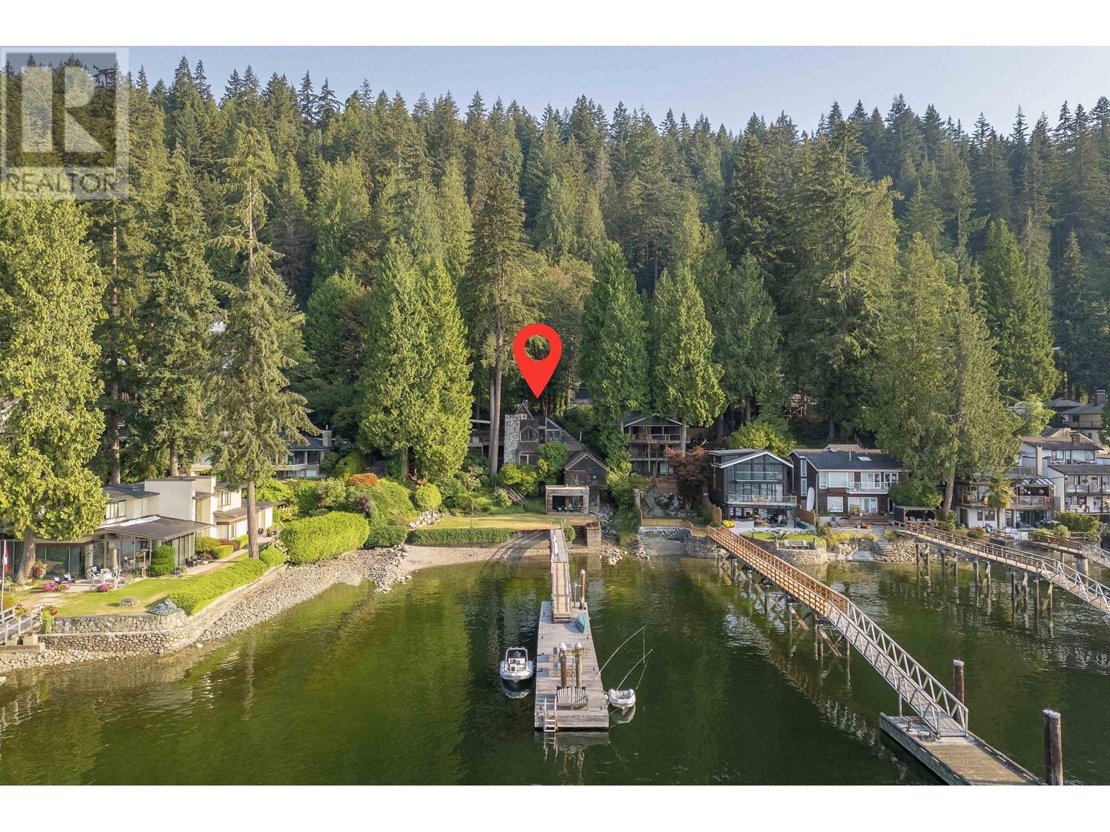2802 Panorama Dr, North Vancouver, BC V7G 1V6