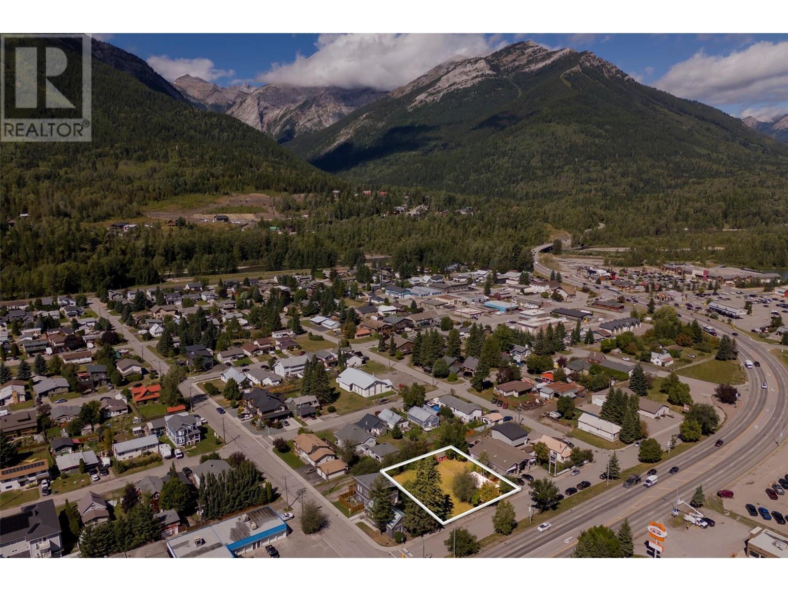 1321 7 Avenue, Fernie, BC V0B 1M0