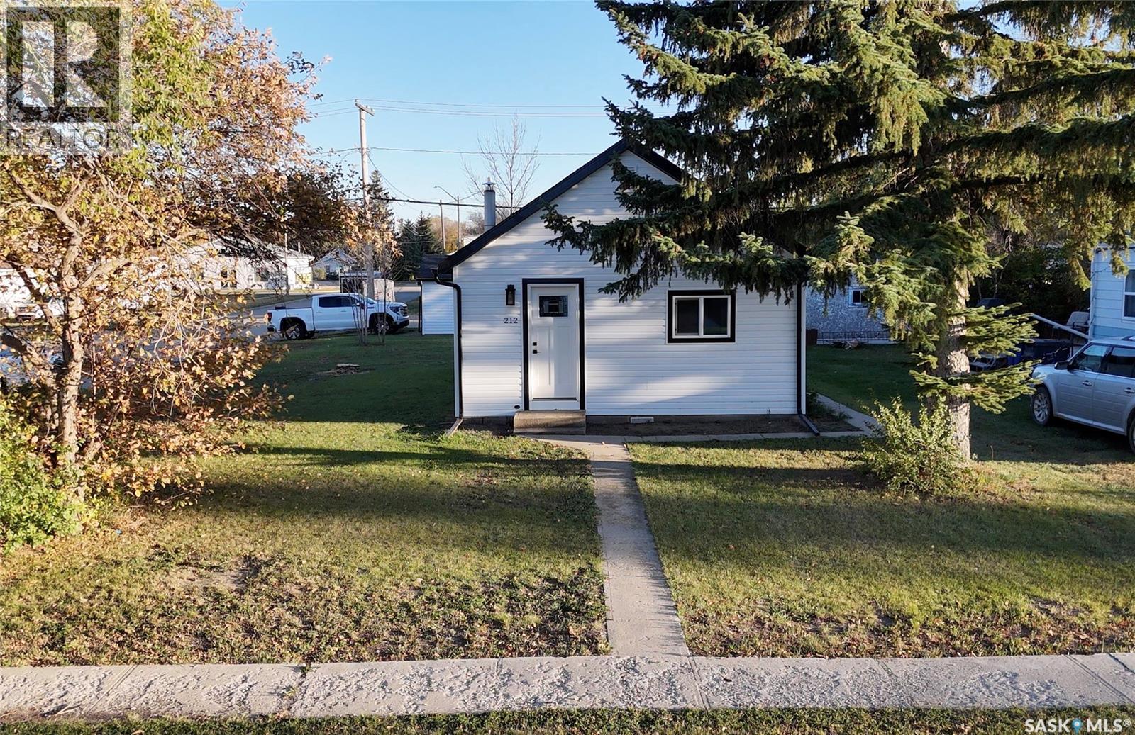 212 Garfield St, Davidson, SK S0G 1A0
