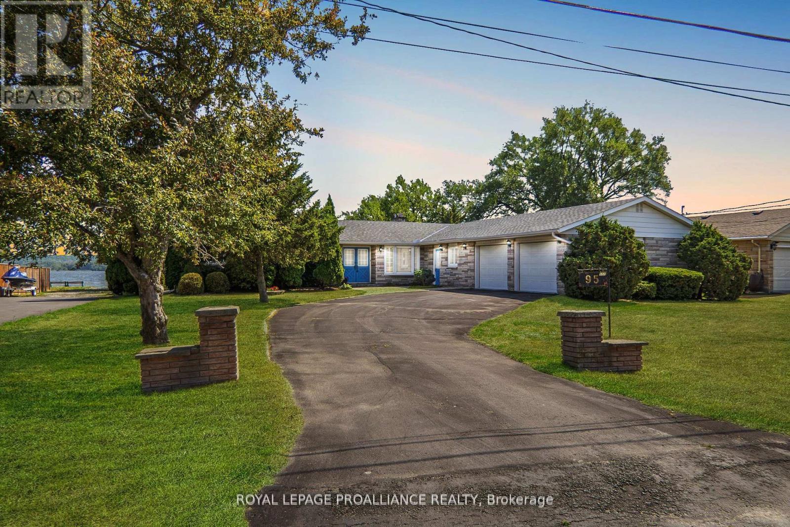 95 Baylea Dr, Quinte West, ON K8V 5P5