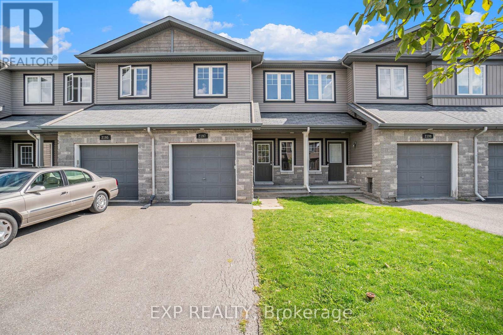 2197 Descartes St, Ottawa, ON K4A 0W4