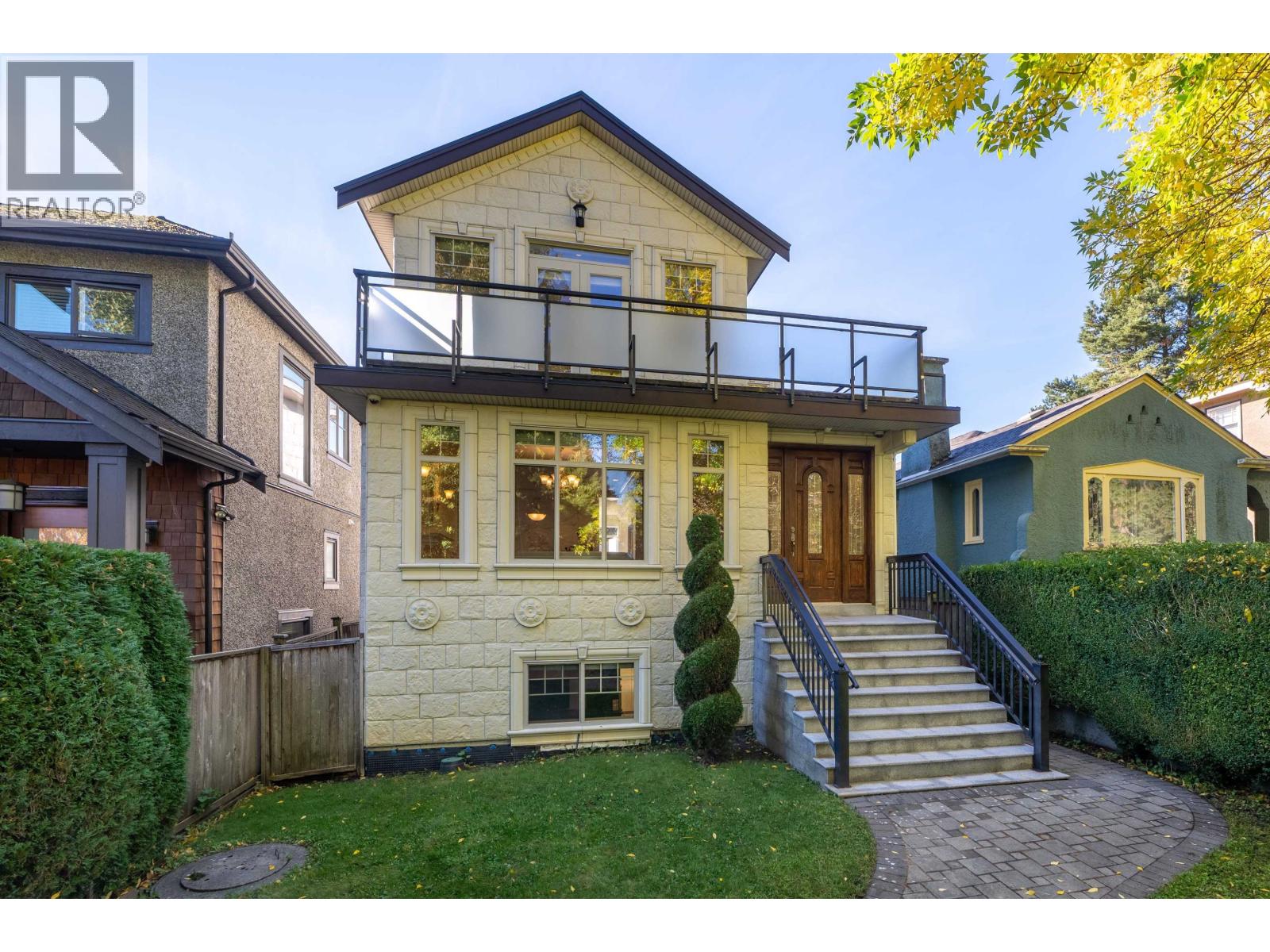 3716 W 17th Ave, Vancouver, BC V6S 1A2