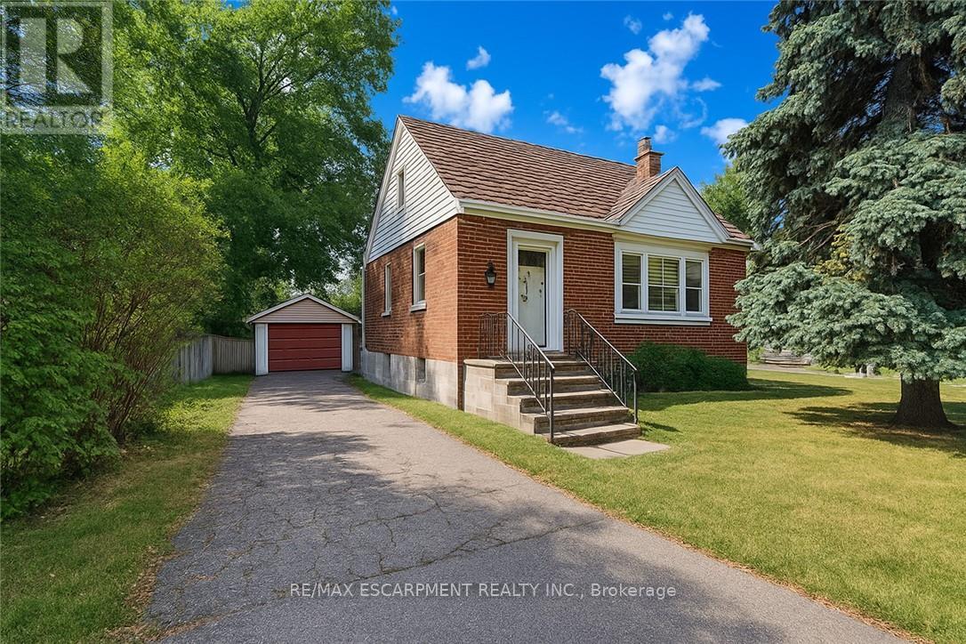 402 Crockett St, Hamilton, ON L8V 1J1
