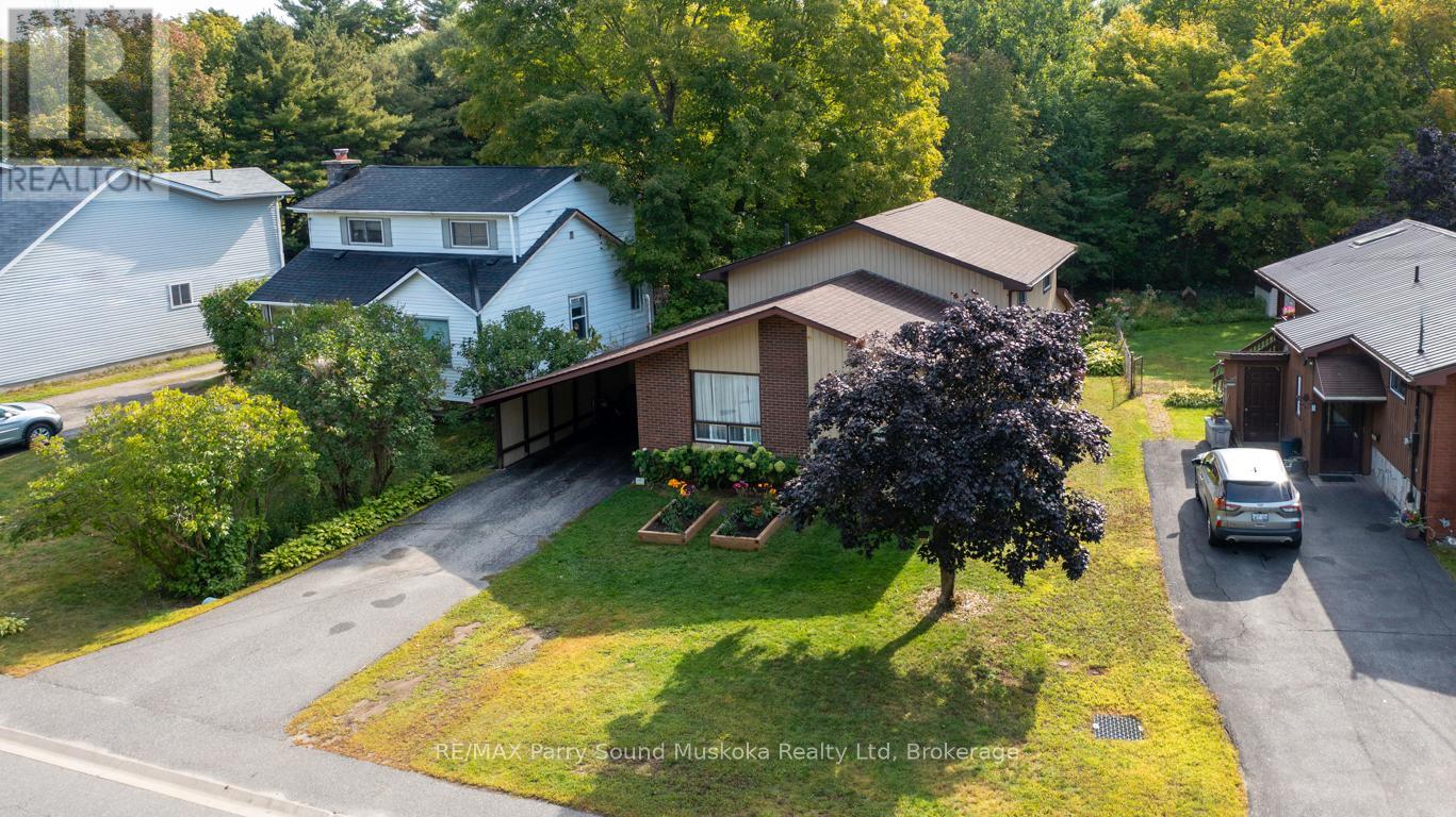28 Forest St, Parry Sound, ON P2A 2P9