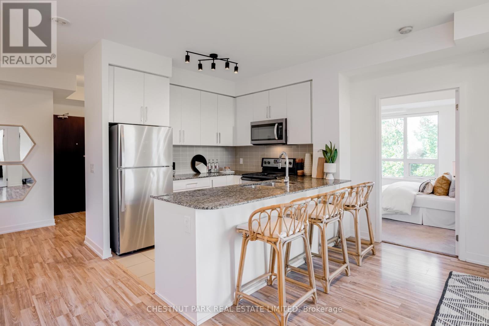 205 840 Queens Plate Dr, Toronto, ON M9W 0E7