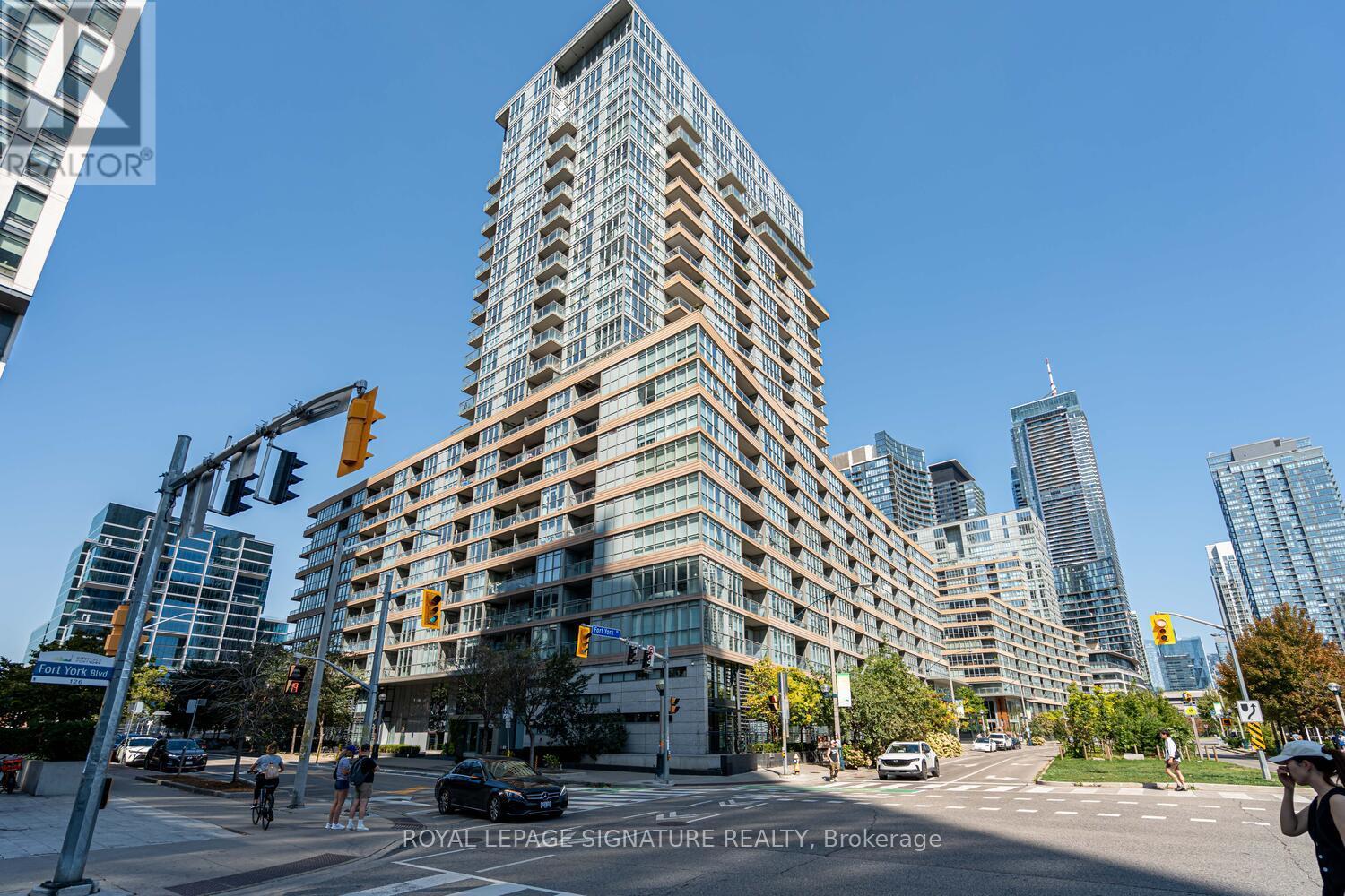610 151 Dan Leckie Way, Toronto, ON M5V 4B2