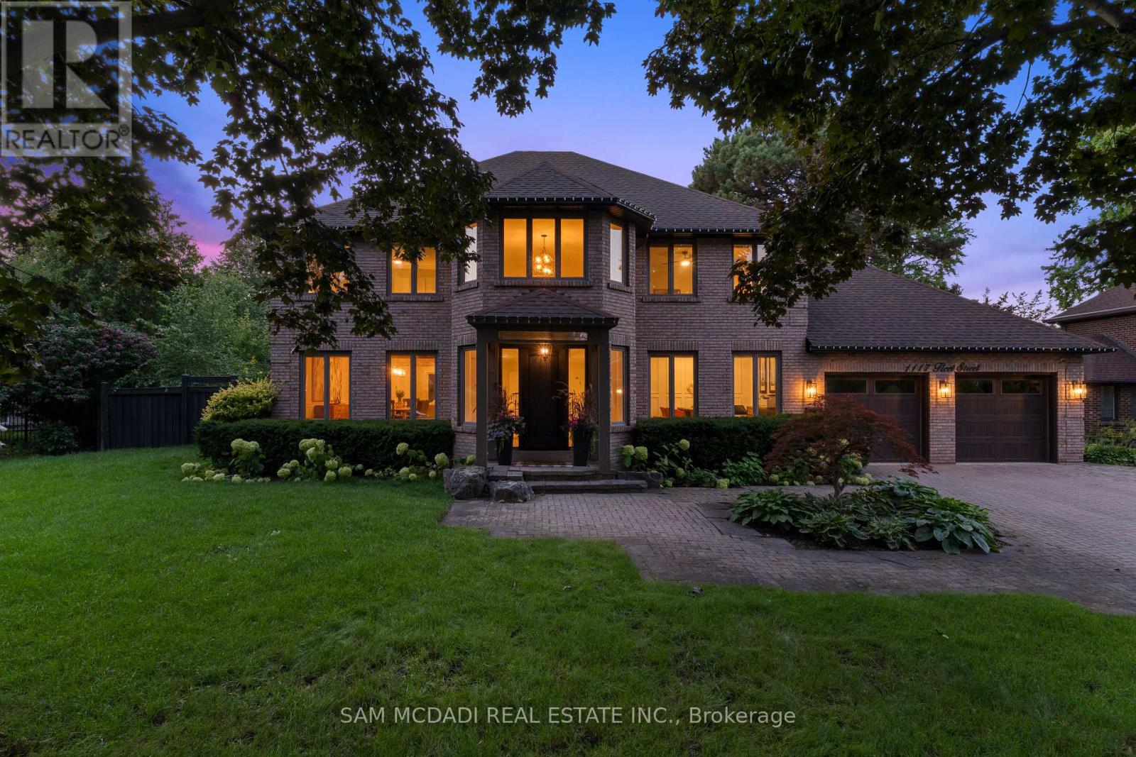 1117 Fleet St, Mississauga, ON L5H 3P4