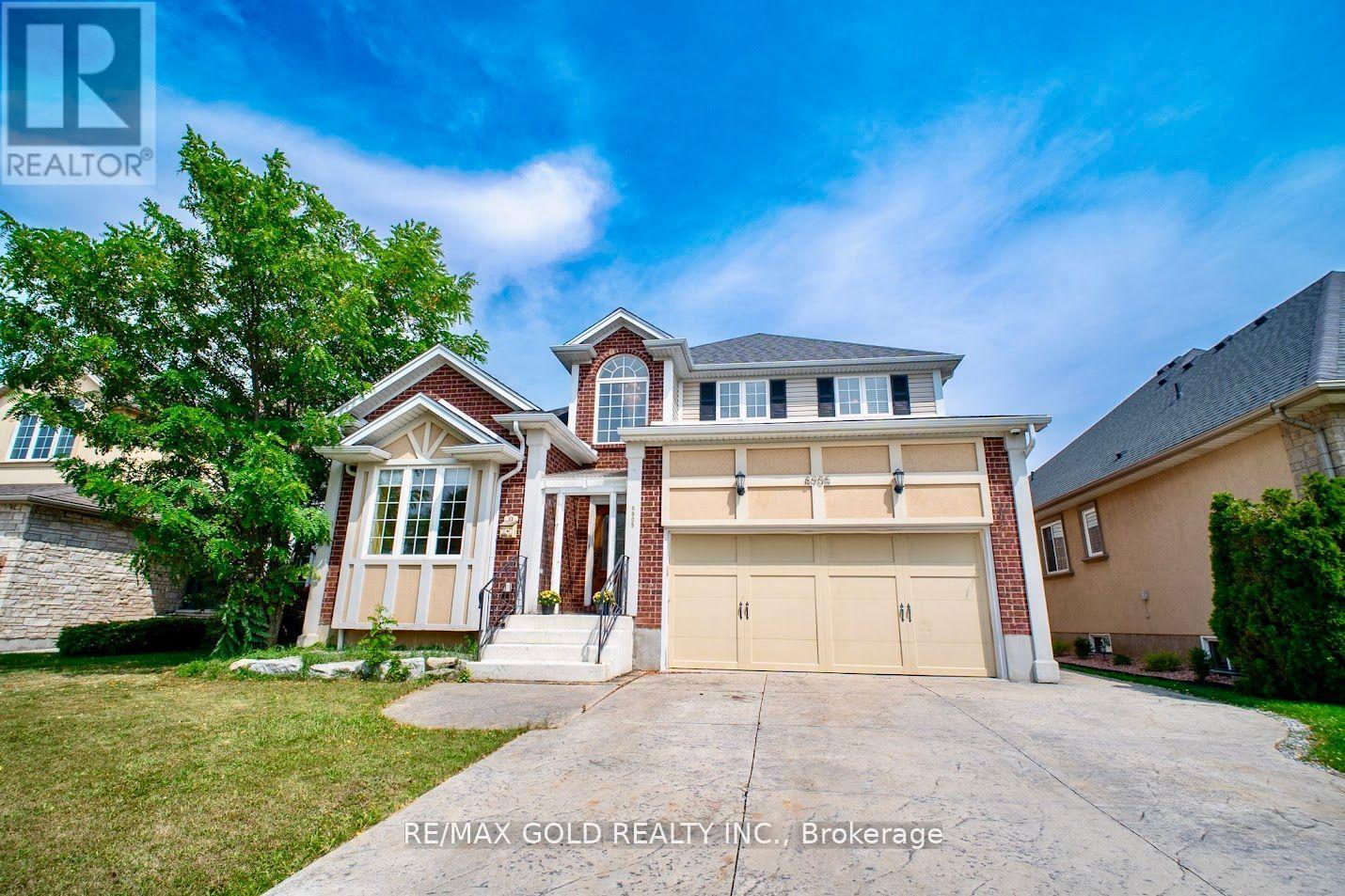 8905 Mcgarry Dr, Niagara Falls, ON L2H 3P1