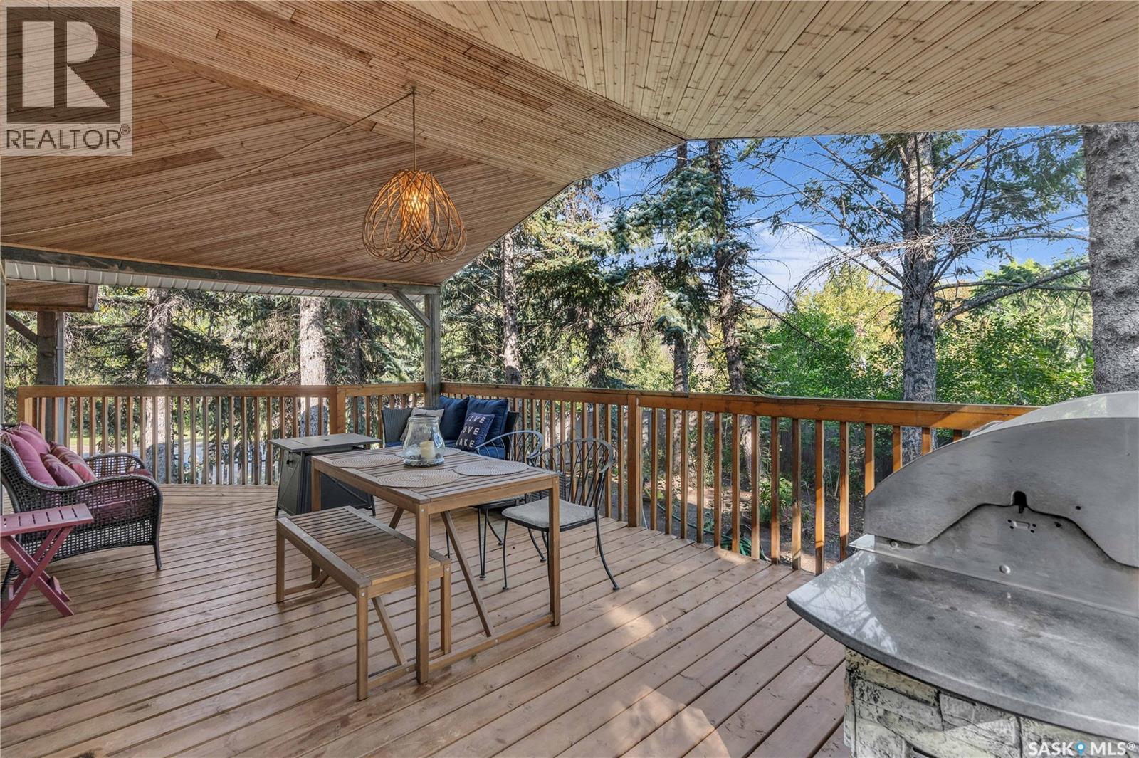 501 5 Avenue, Regina Beach, SK S0G 4C0