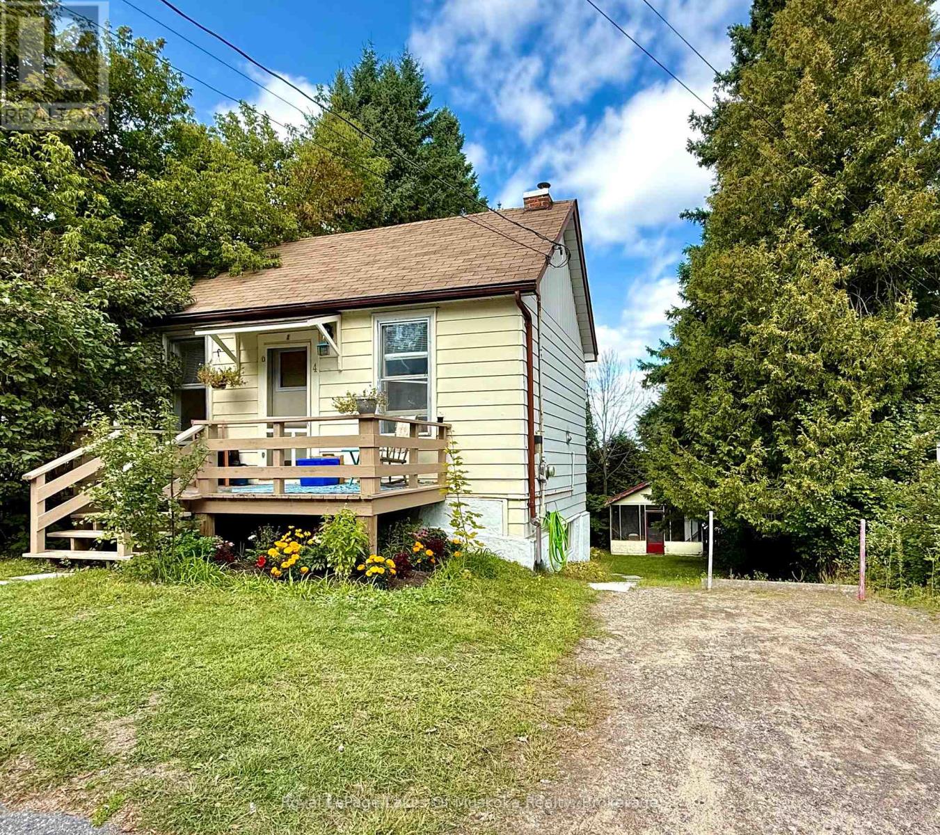 4 Duncan St E, Huntsville, ON P1H 1W4