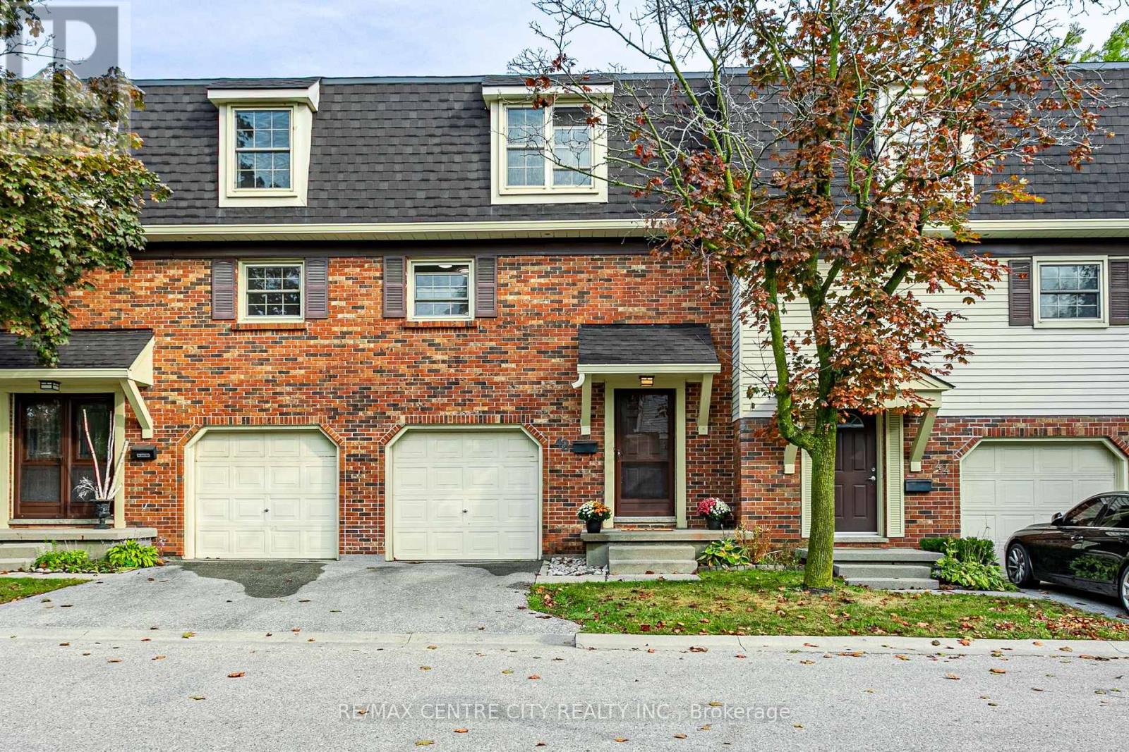 42 900 Pond View Rd, London, ON N5Z 4P2