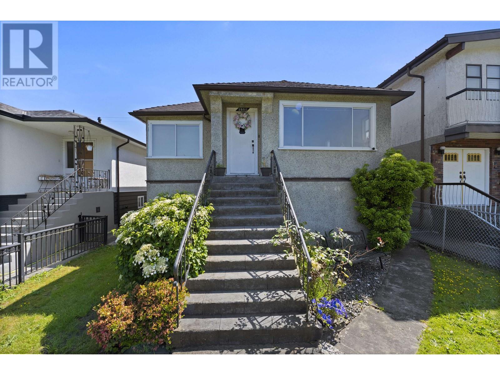 2550 Parker St, Vancouver, BC V5K 2T3