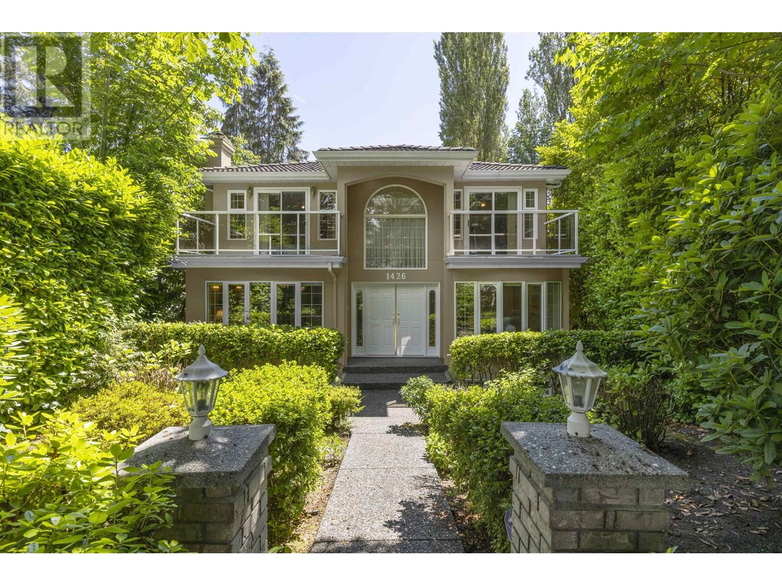 1426 Fulton Ave, West Vancouver, BC V7T 1P1