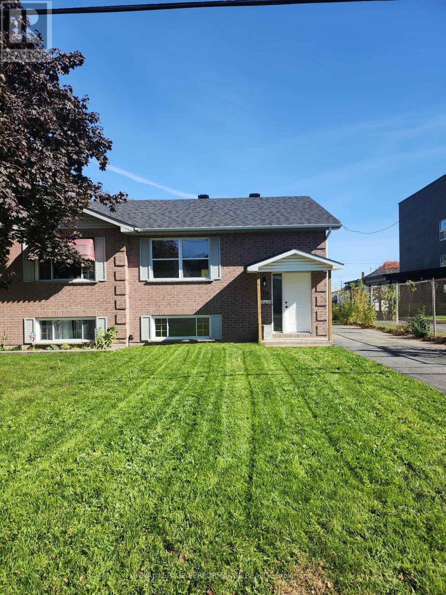 405 Carleton St E, Cornwall, ON K6H 4X9