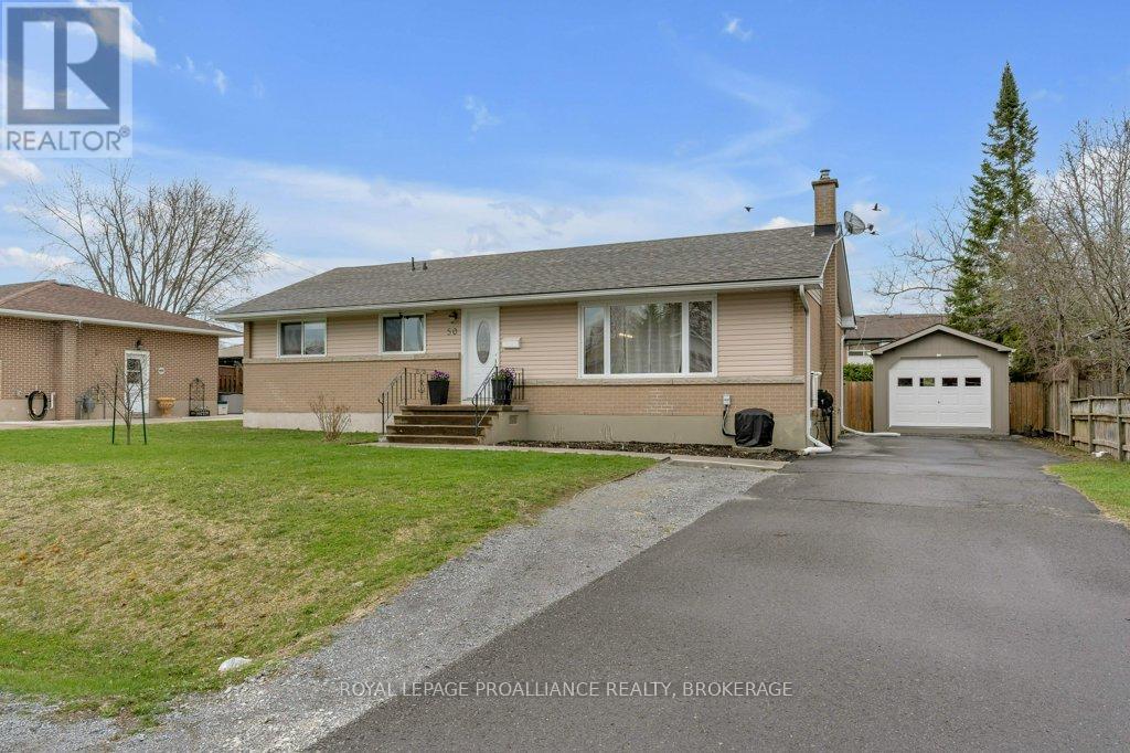 50 Princeton Pl, Loyalist Amherstview, ON K7N 1E6