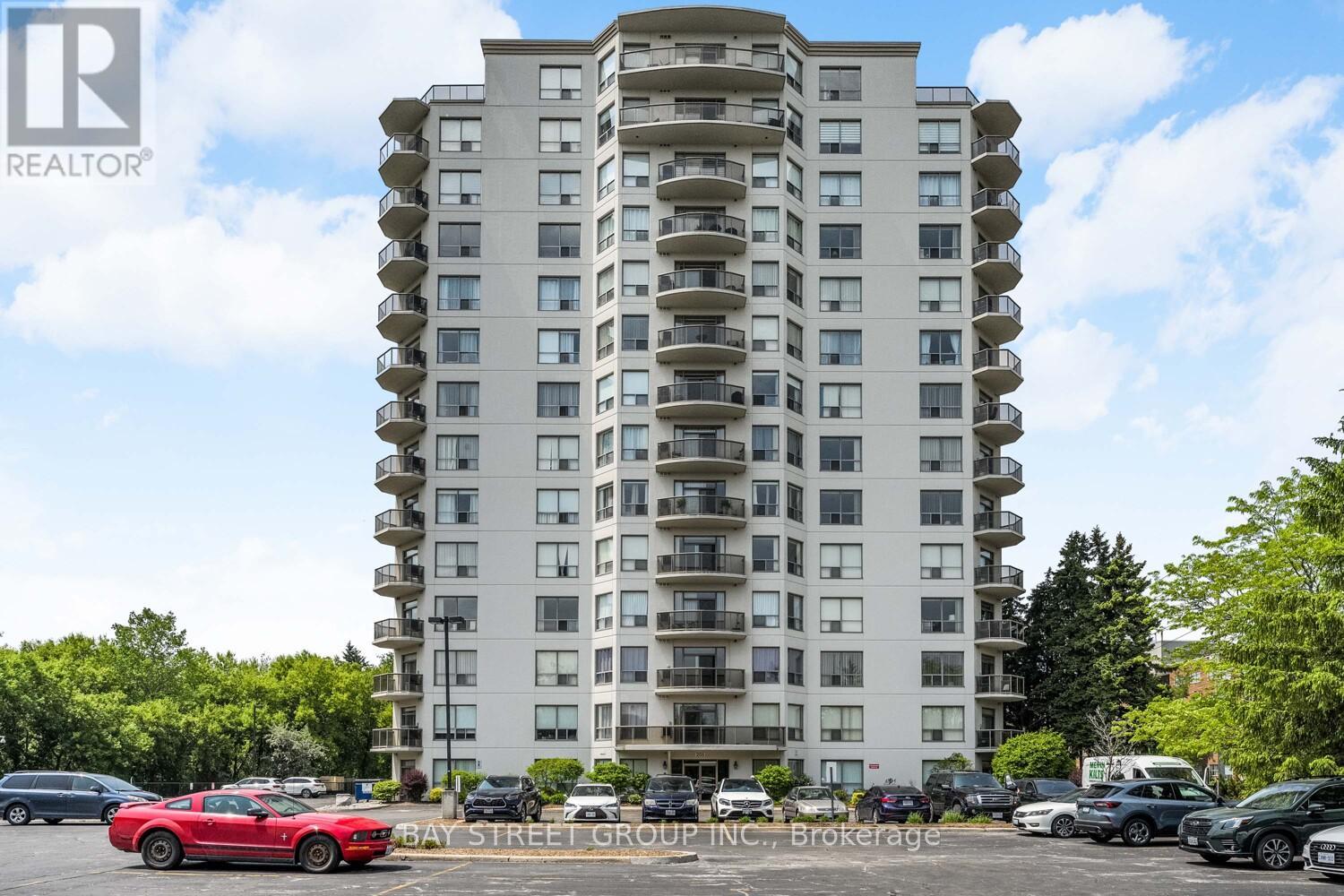 606 255 Keats Way, Waterloo, ON N2L 6N6