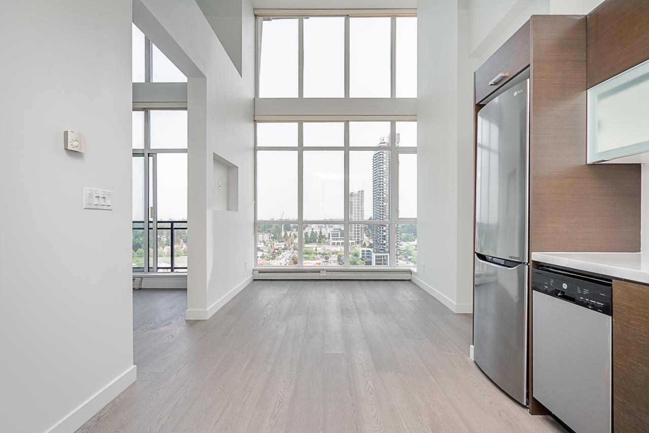 10777 University Drive Unit 2501, Surrey, BC V3T 0E6