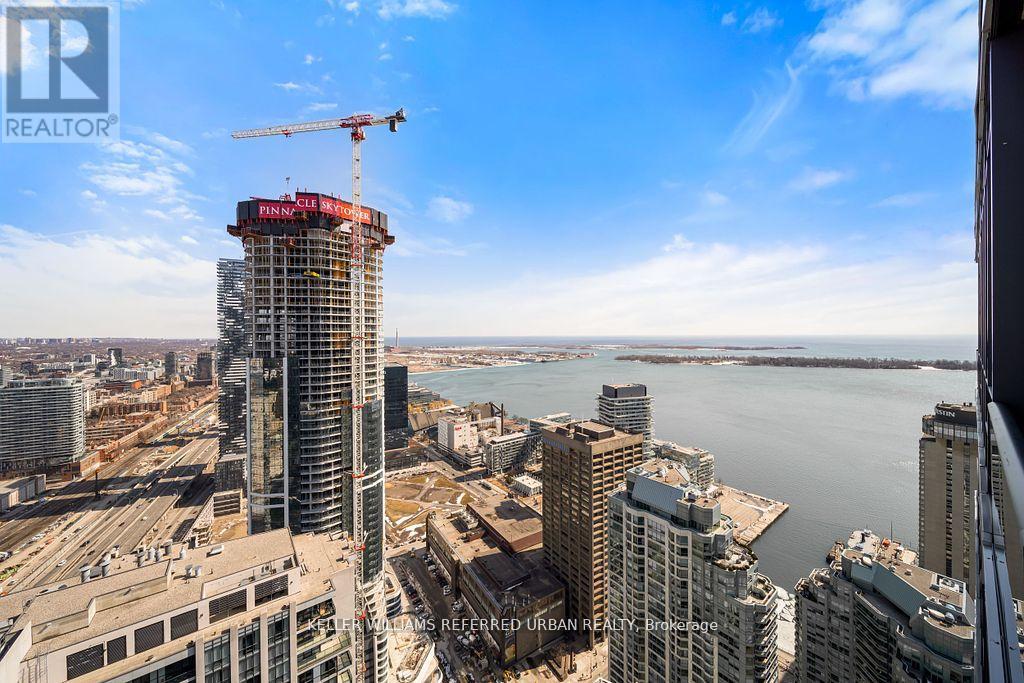5304 16 Harbour St, Toronto, ON M5J 2Z7