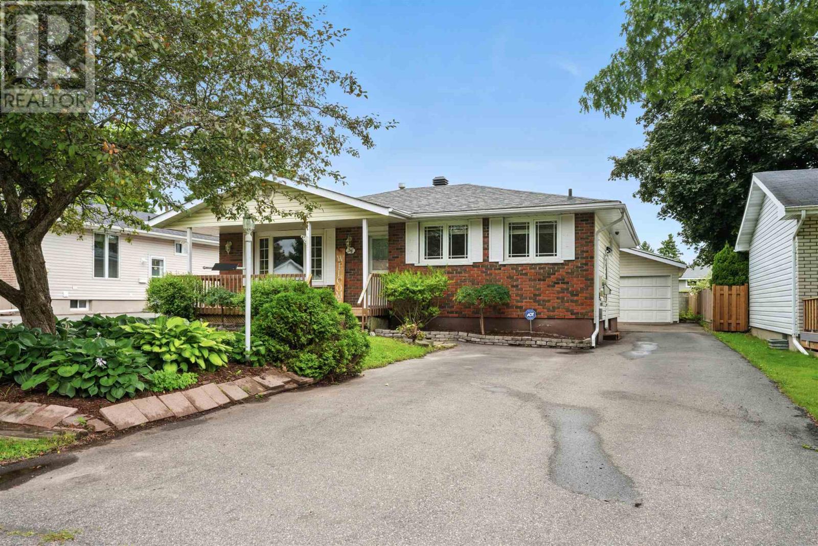 30 Chicora Cres, Sault Ste. Marie, ON P6A 5S9