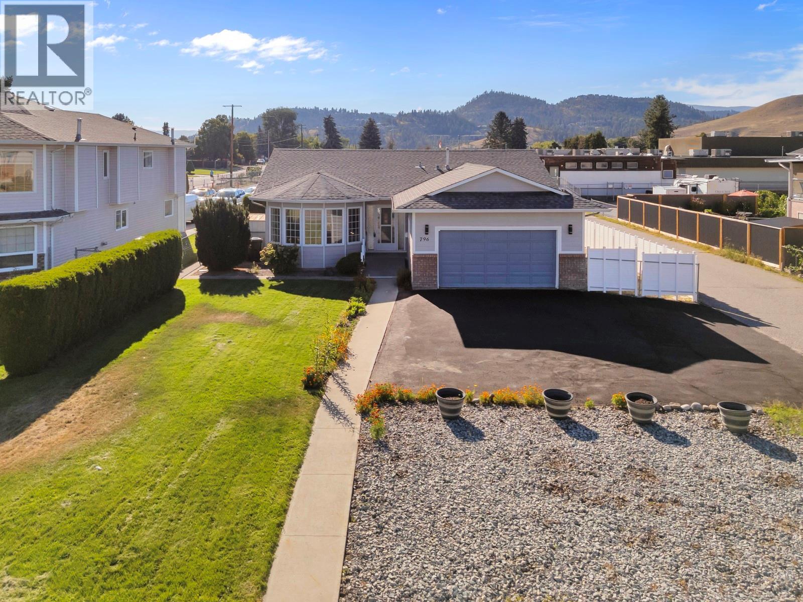 796 Hollywood Rd N, Kelowna, BC V1X 5Y7
