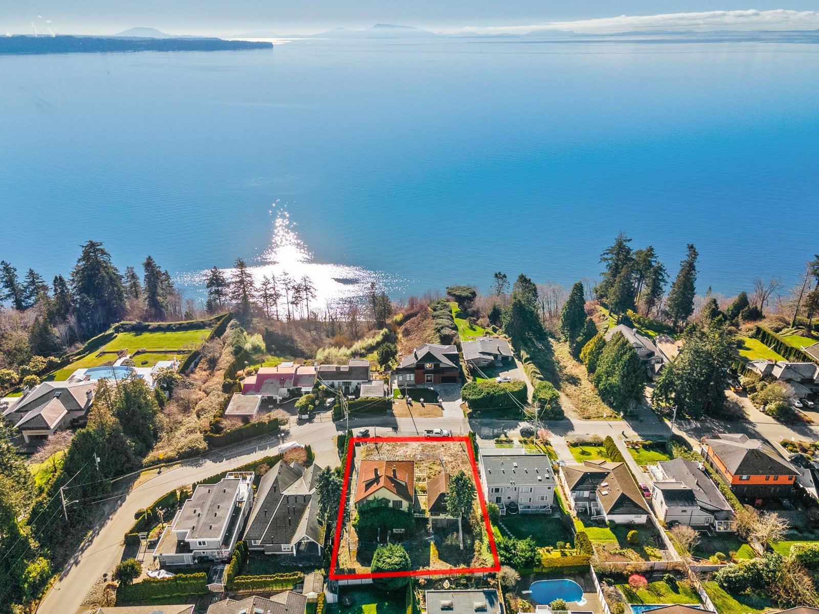 13 Avenue Unit 13567 #a, Surrey, BC V4A 1C5