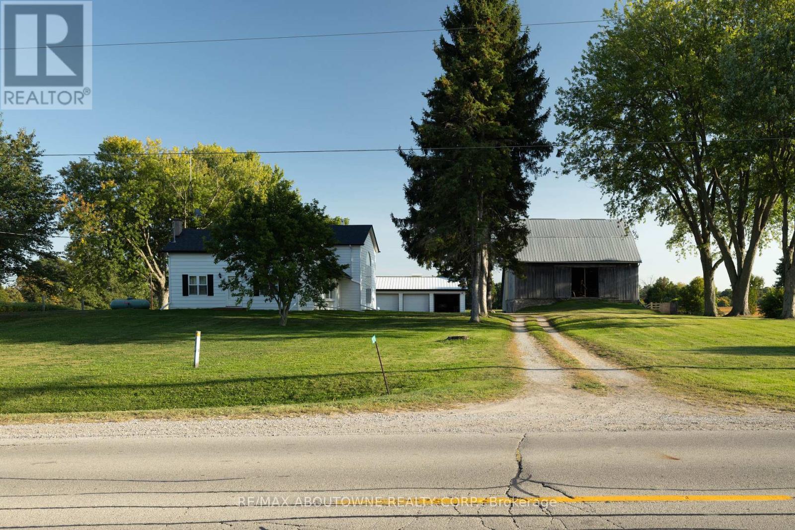 3276 Governors Rd, Hamilton, ON L0R 1T0