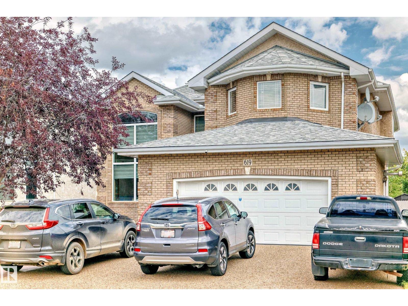 619 Kulway Pl NW, Edmonton, AB T6L 7E5