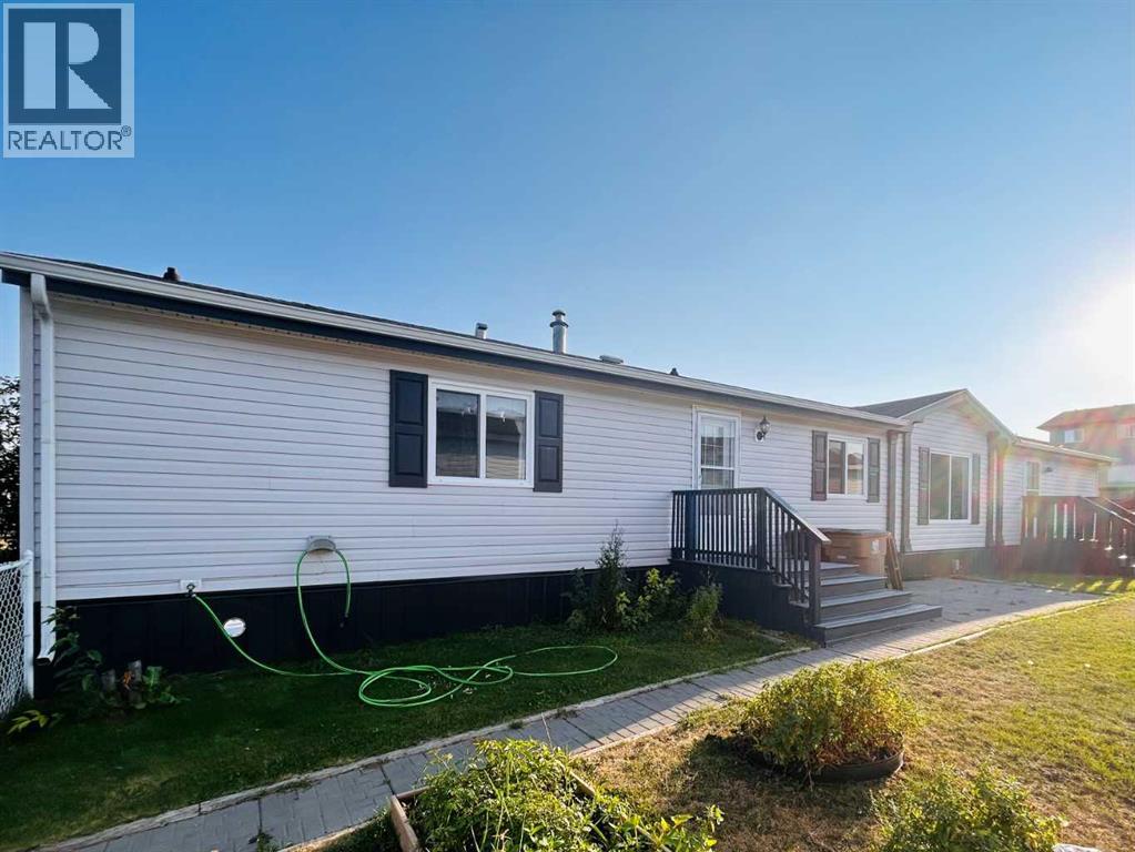 7 Meadowplace Dr E, Brooks, AB T1R 1B6