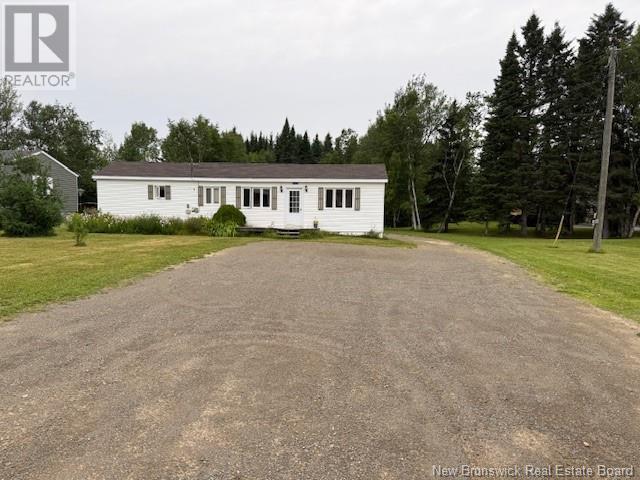 717 Des Pionniers Ave, Balmoral, NB E8E 1B3