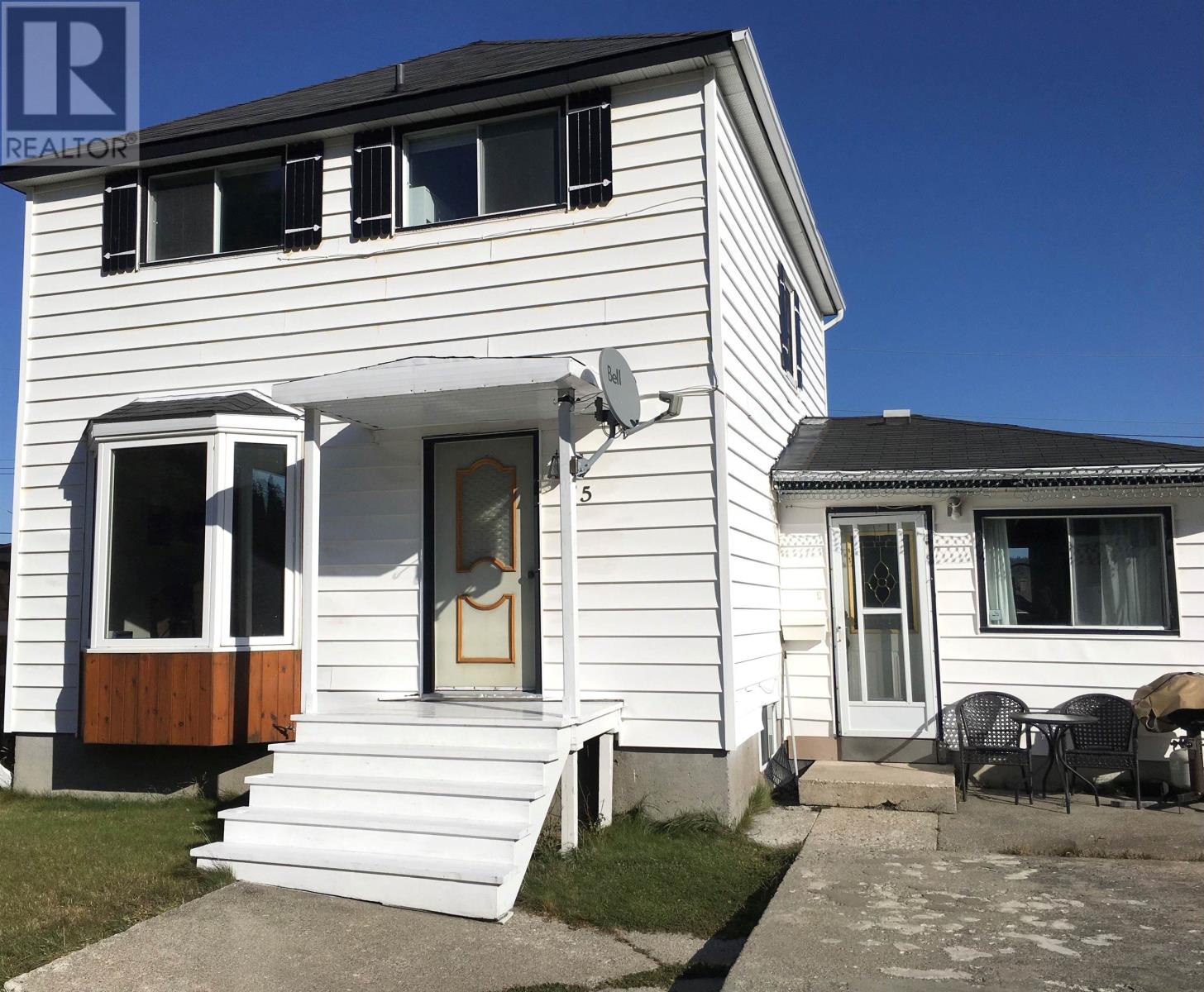 25 Yawkey Ave, Marathon, ON P0T 2E0