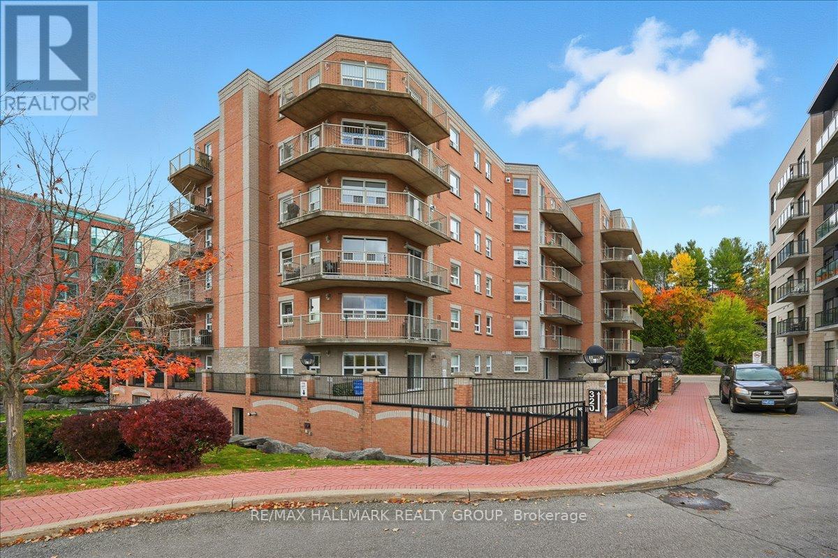 206 320 Centrum Blvd, Ottawa, ON K1E 3X9