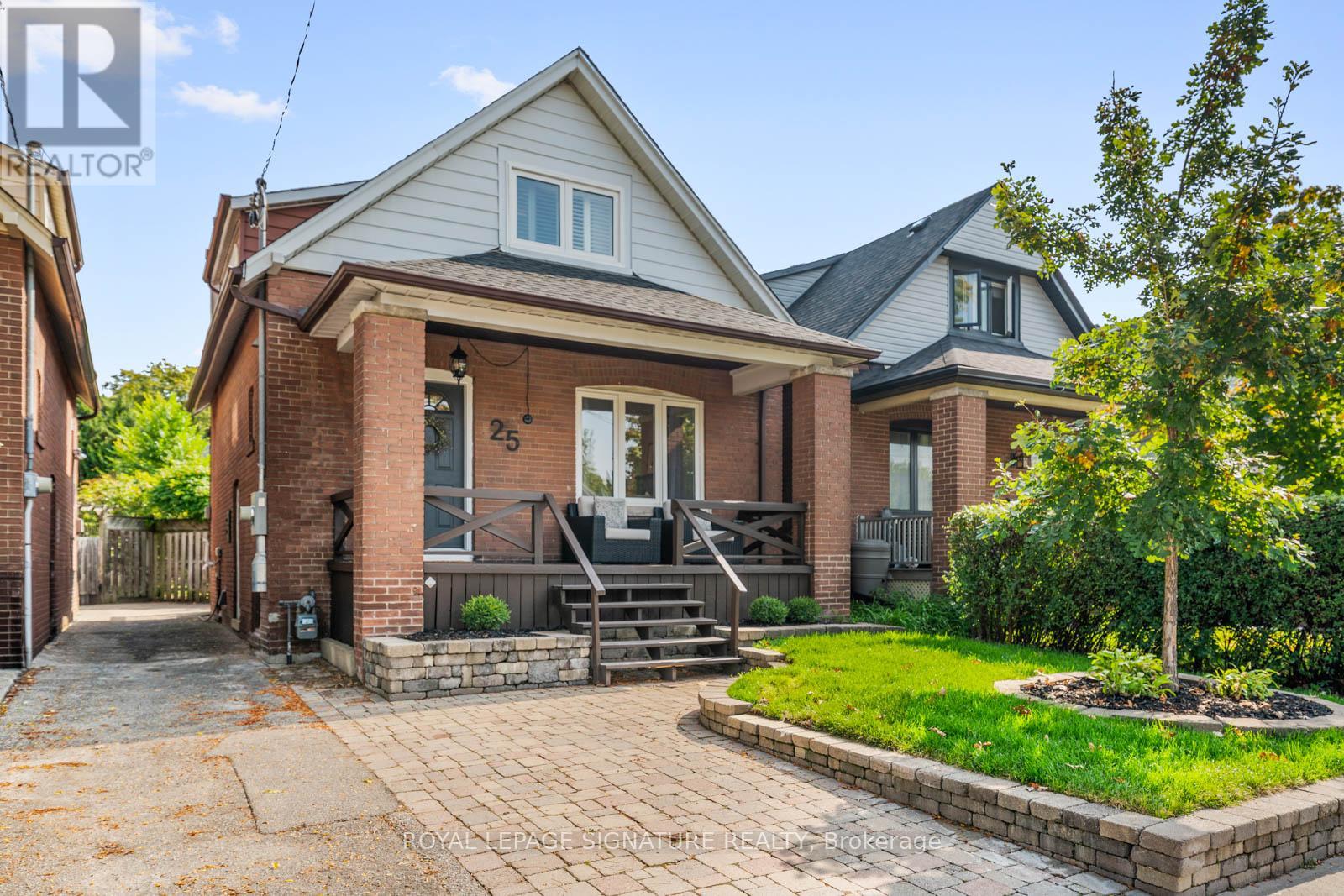 25 Pepler Ave, Toronto, ON M4J 2Y7