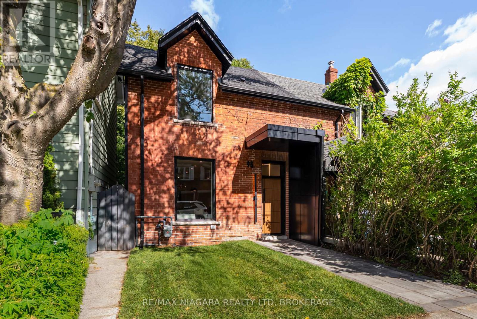 95 Kimberley Ave, Toronto, ON M4E 2Z4