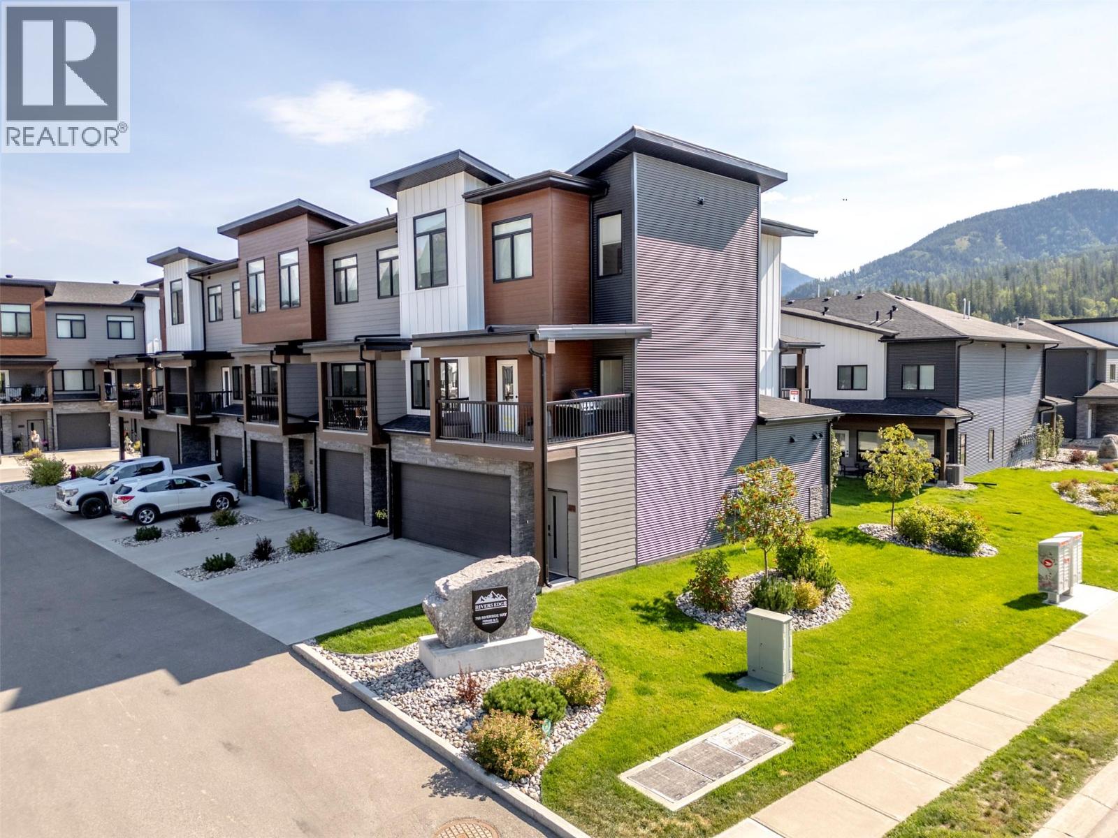 700 Riverside Way Unit 201, Fernie, BC V0B 1M7