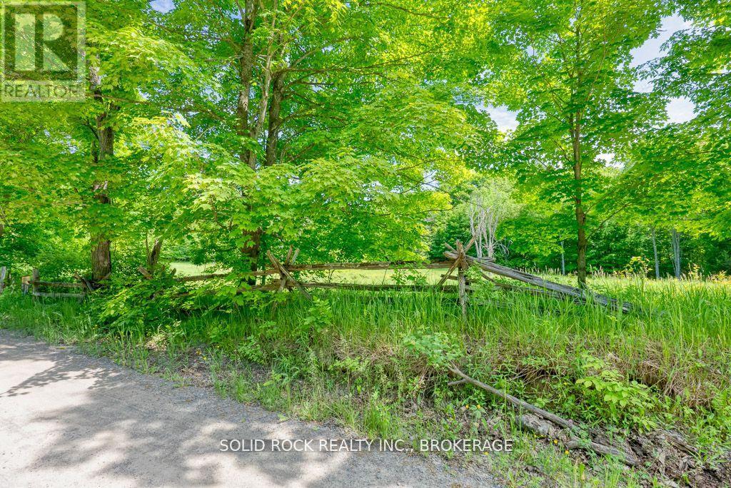 Lee Road, South Frontenac, ON K0G 1X0