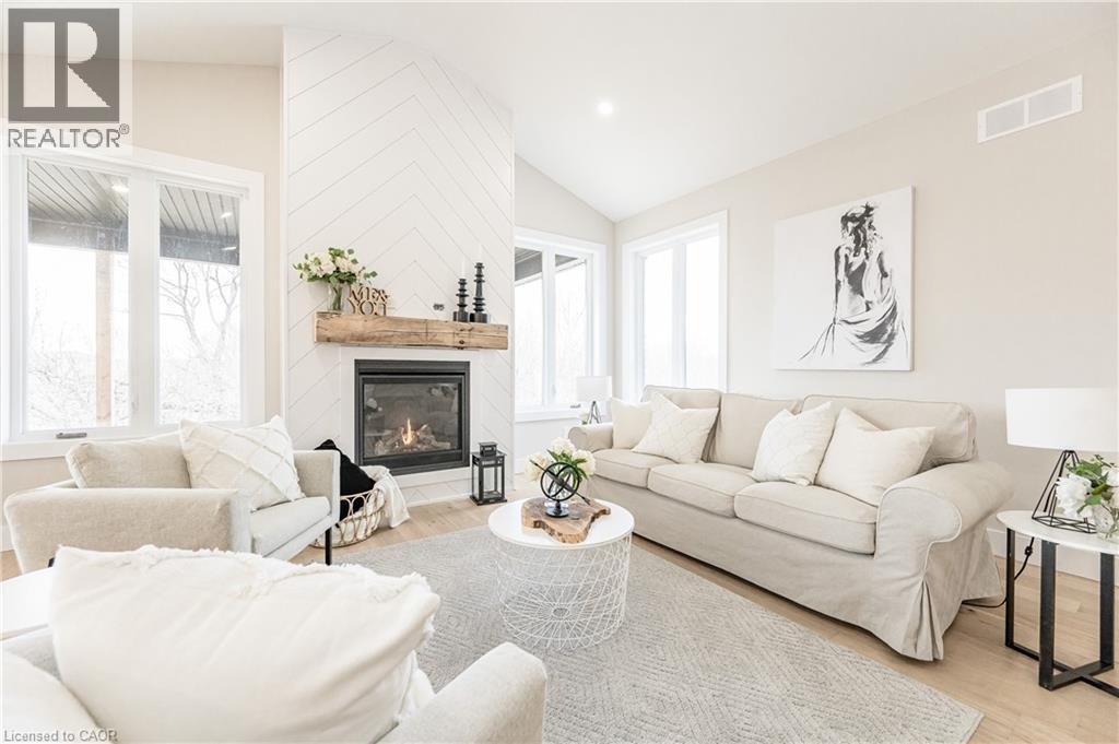 43 Coulter St, Listowel, ON N0K 1M0