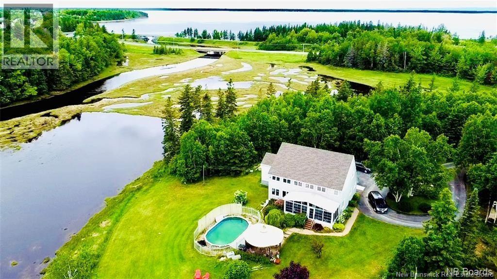 490 St Pierre Ouest Blvd #a, Caraquet, NB E1W 1A3