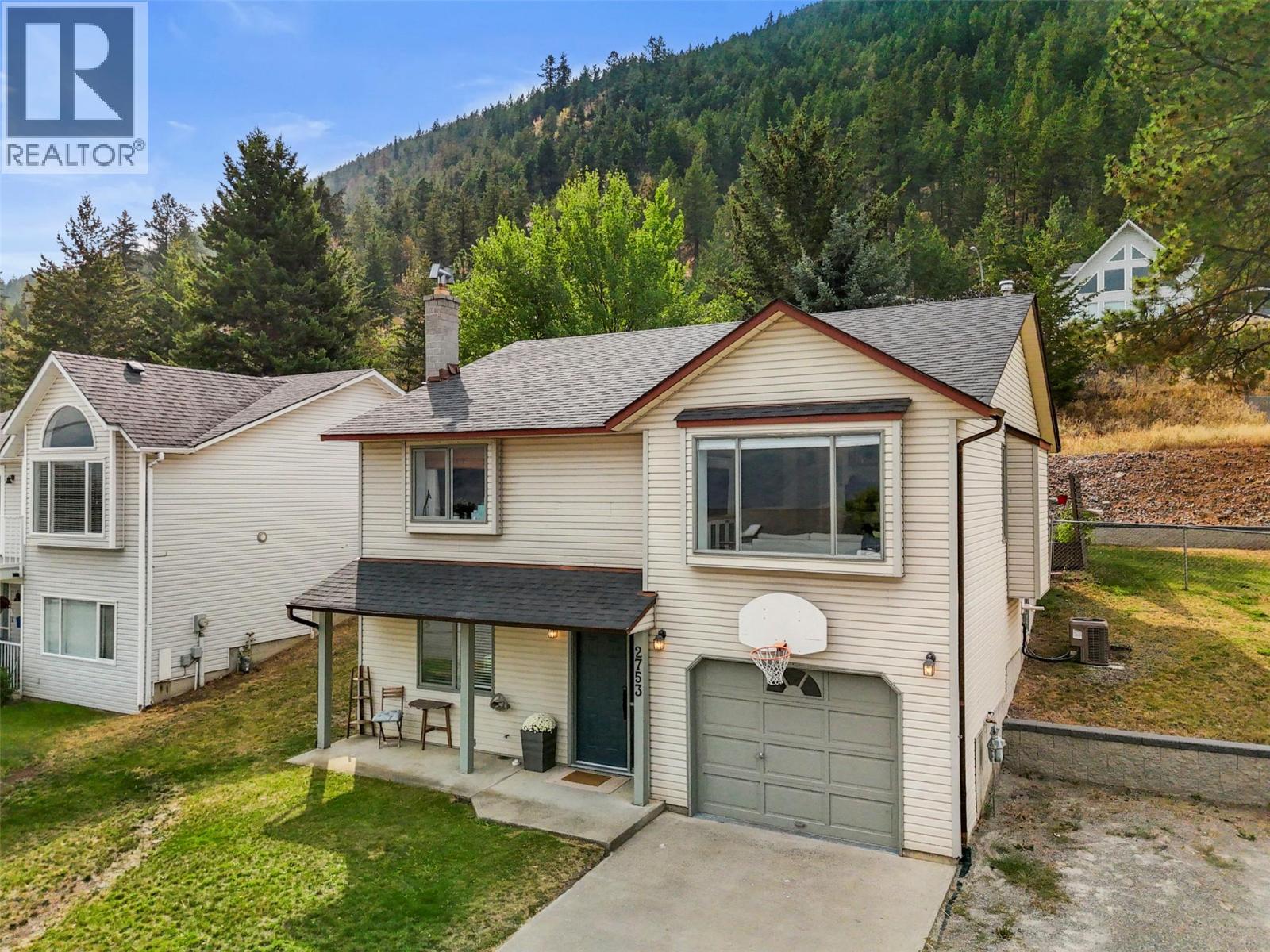 2753 Quappelle Blvd, Kamloops, BC V2E 2J9