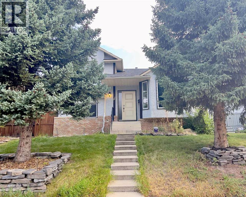 76 Millbank Close SW, Calgary, AB T2Y 2E9