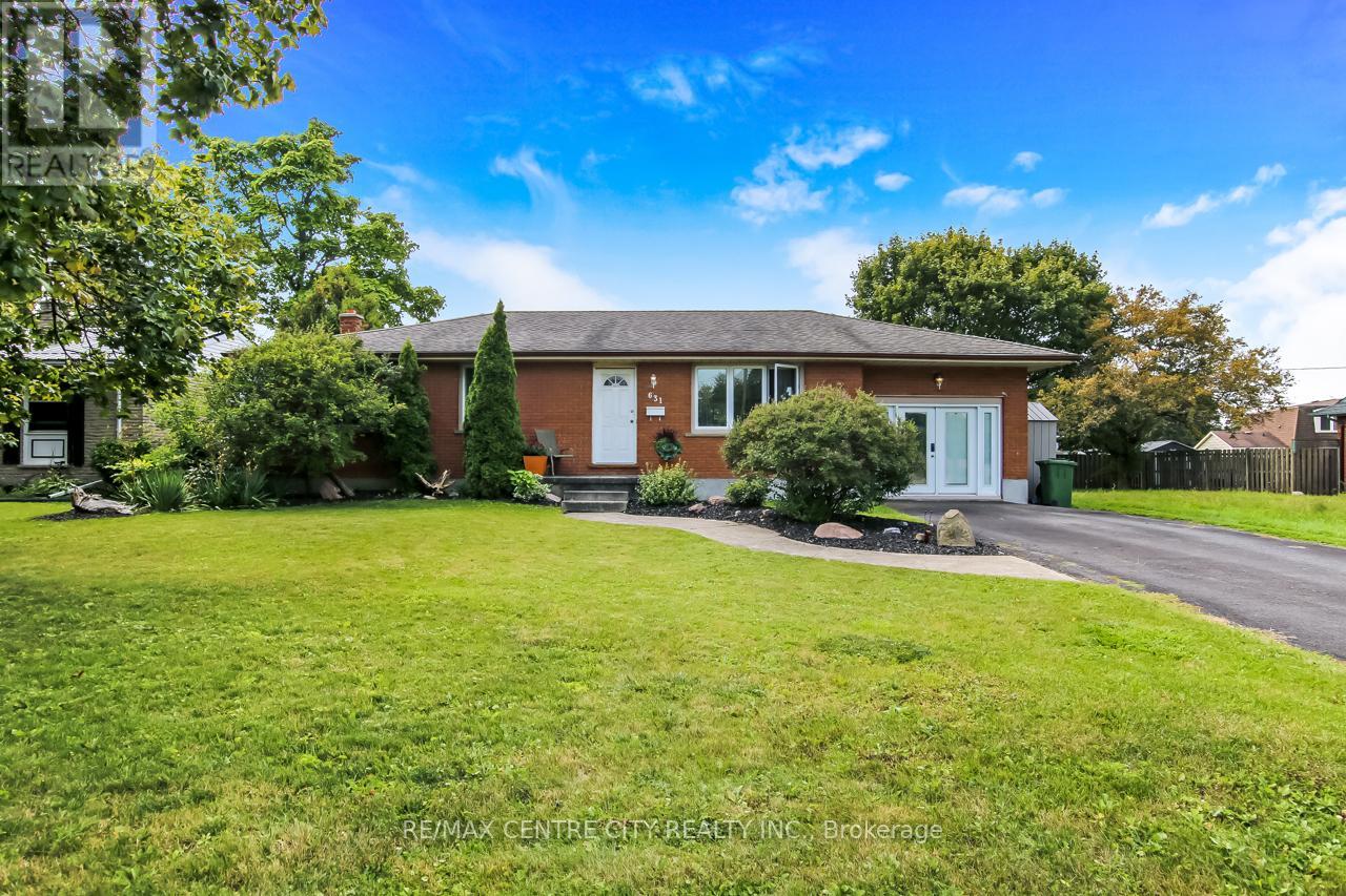 631 Elm St, St. Thomas, ON N5R 1K8