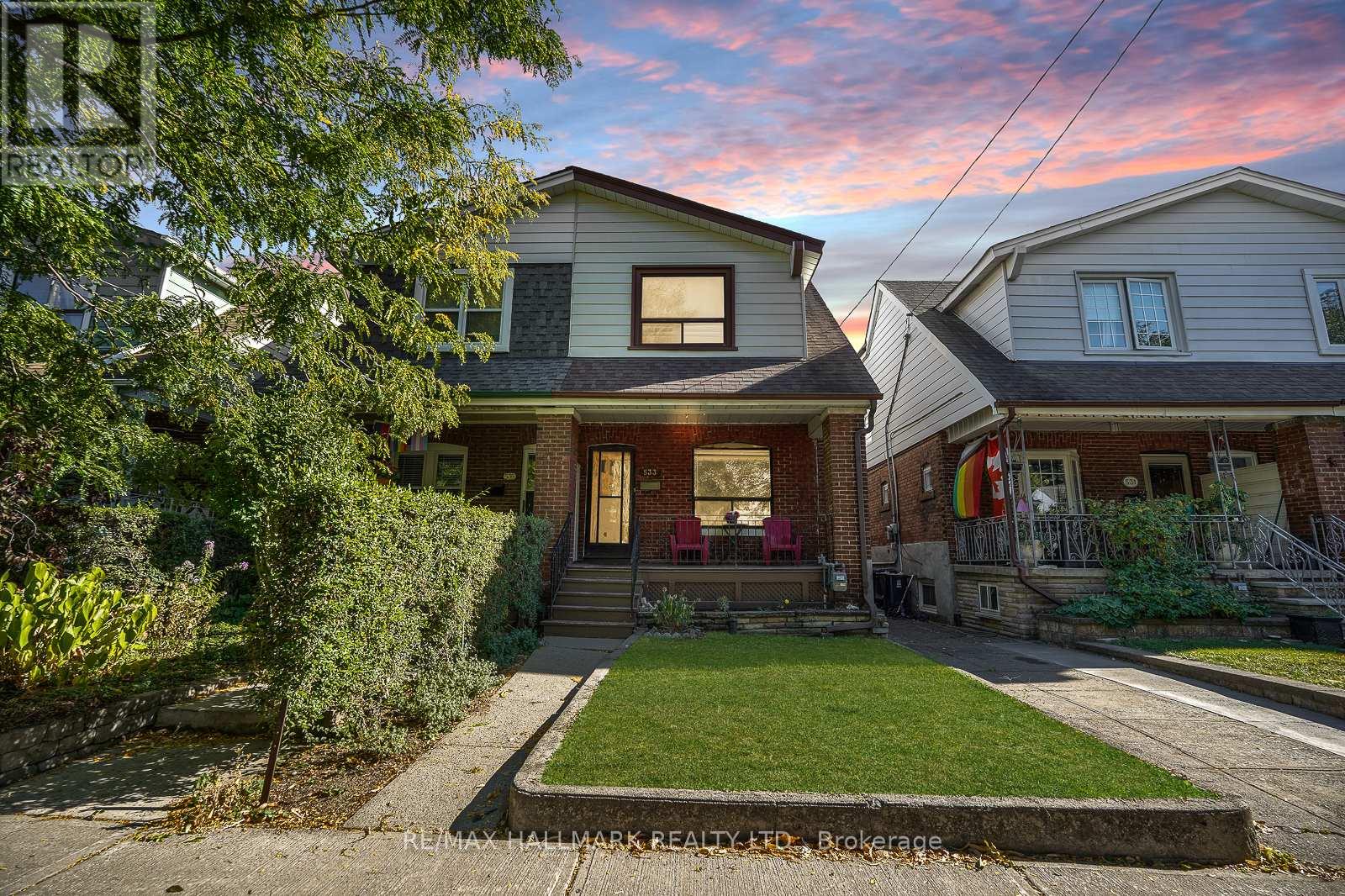 533 Milverton Blvd, Toronto, ON M4C 1X6